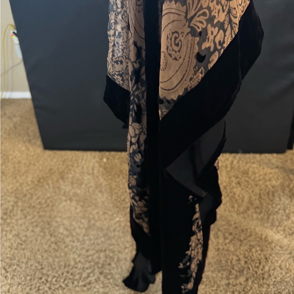 NWT Chico's Black/brown Velvet Floral Sheer Ruana Coverin - Picture 14 of 14